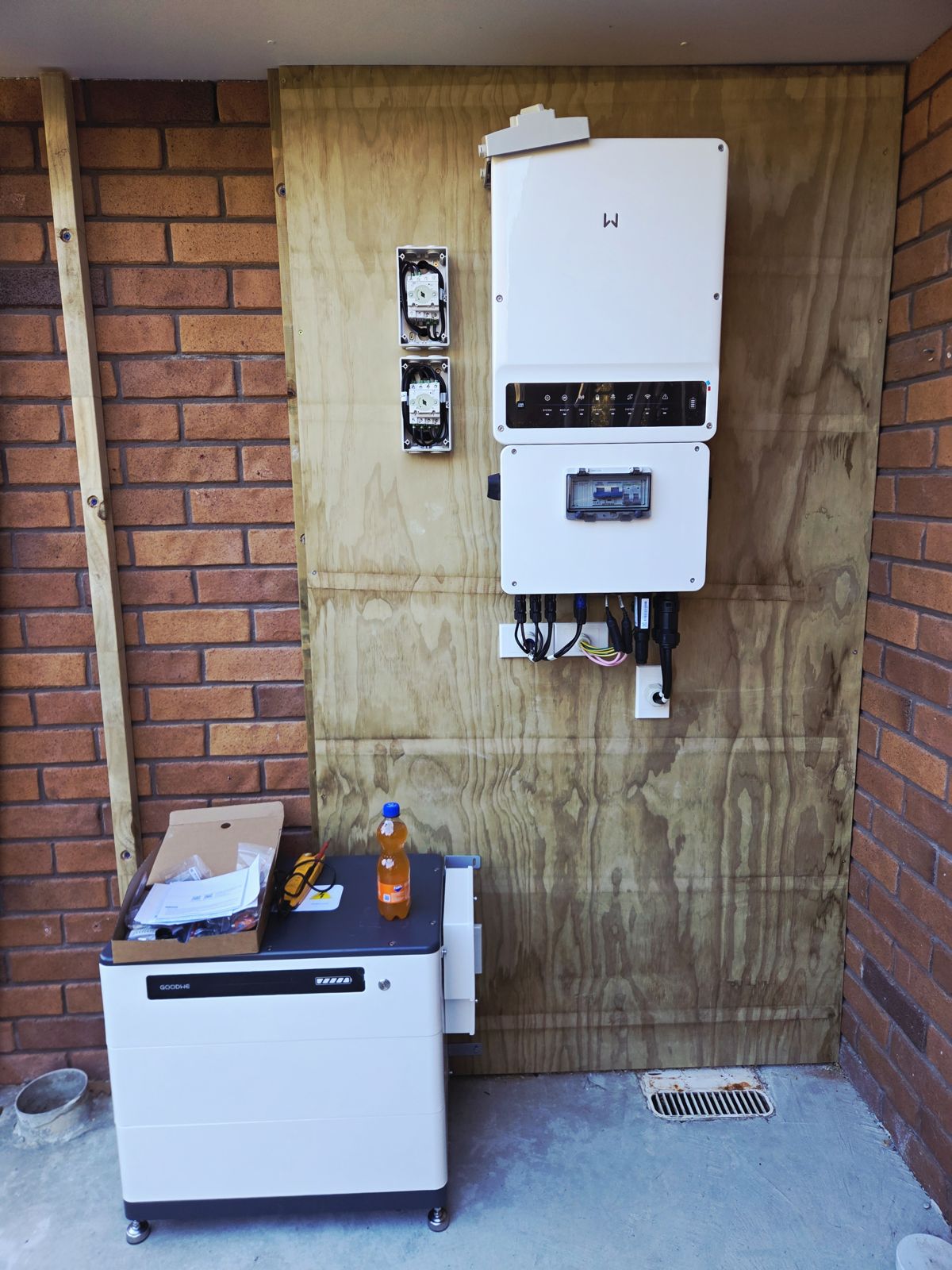 Hybrid inverter + battery retrofit