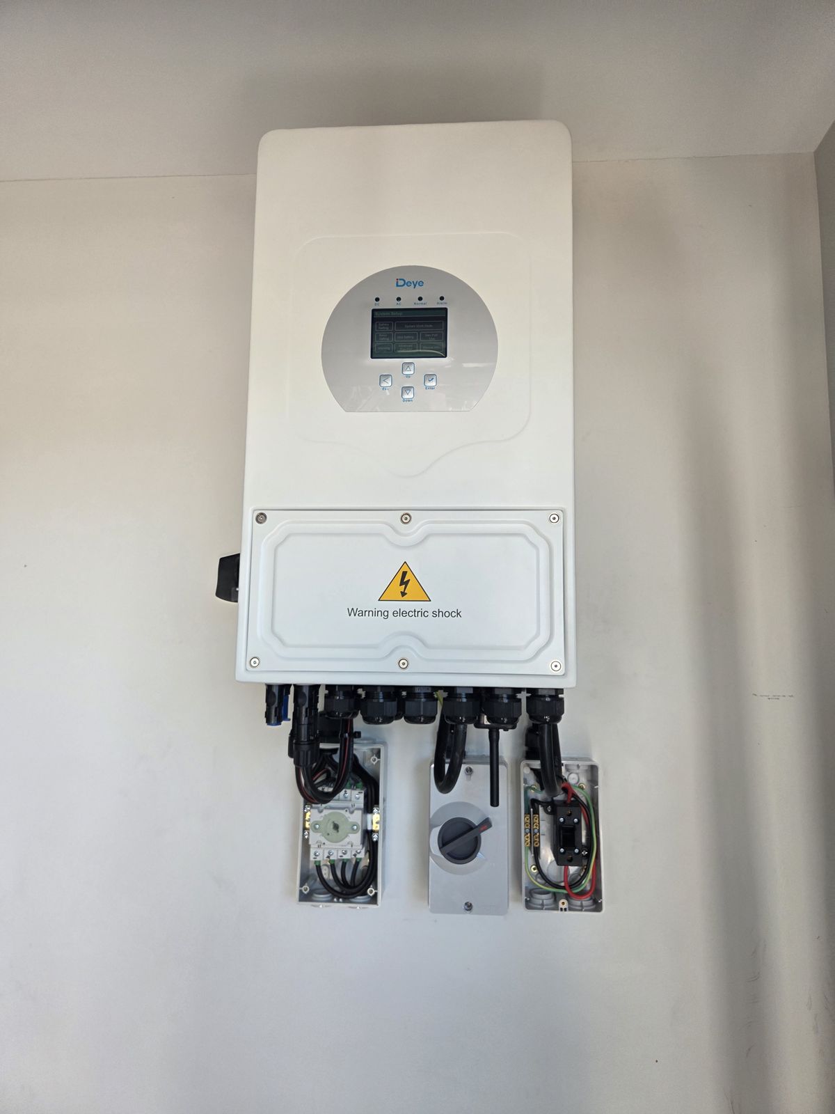 Deye hybrid inverter