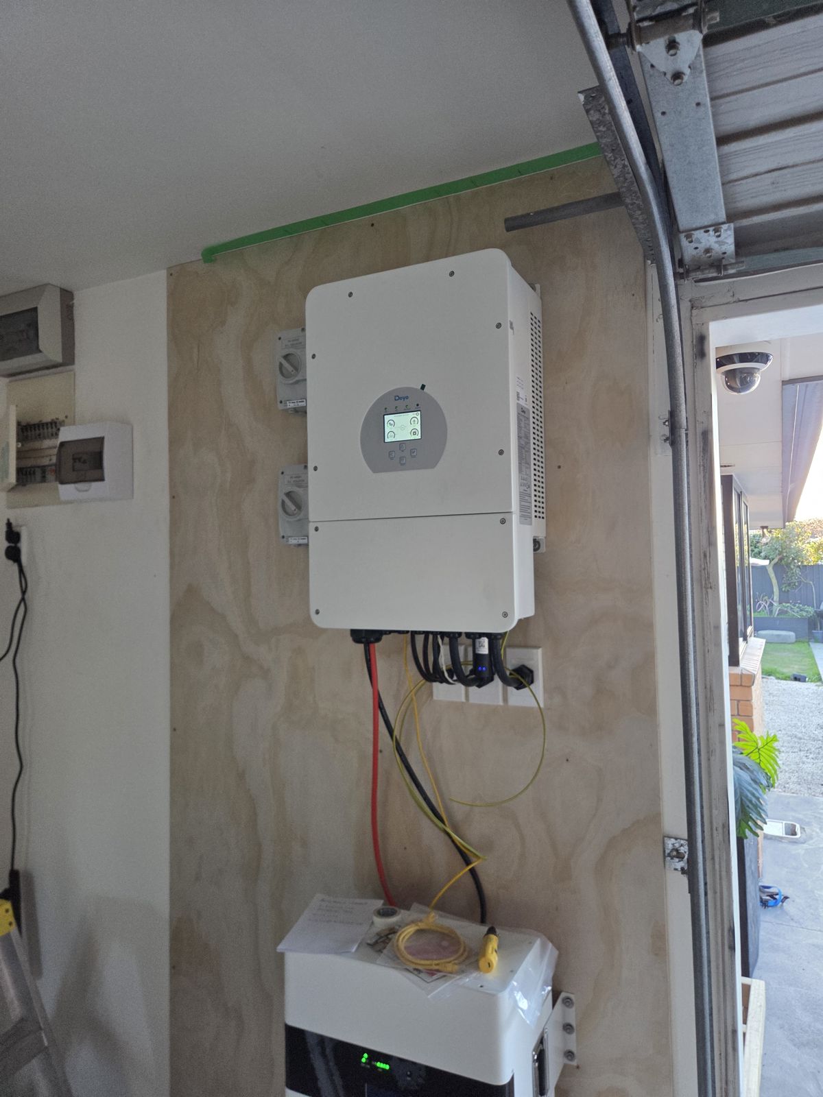 Garage inverter + battery