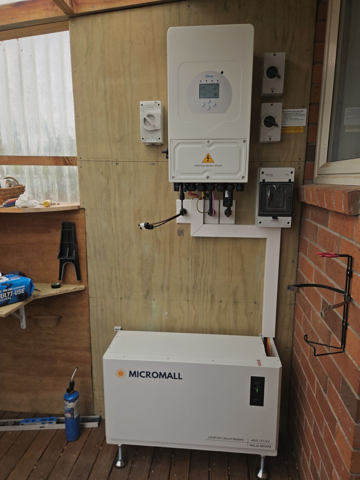 Deye hybrid + Micromall battery